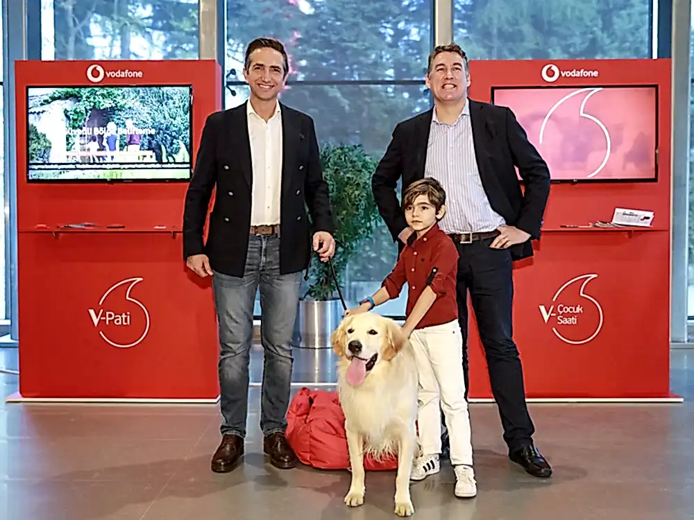 Vodafone yeni akıllı ürün ailesini Köfte ile tanıttı :)