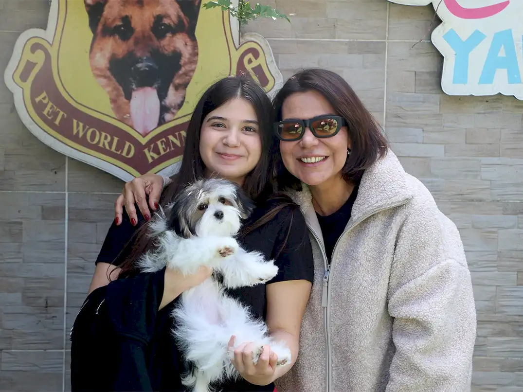 Sevgili Dizman ailesi Morkie kızlarına kavuştular