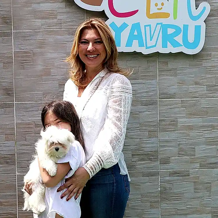 Elif Demirel Narin ve kızı, Maltese yavrularına kavuştu