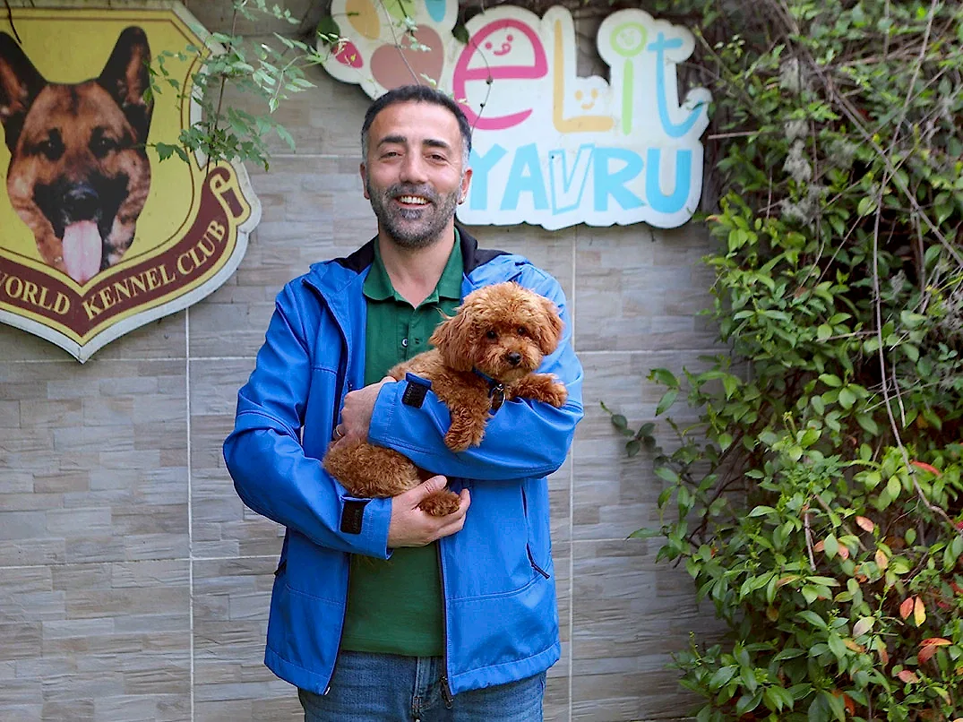 Sevgili Emre Özyaşarı Ailesi, Elit Yavru Çiftliğinden Poodle Yavrularına Kavuştu