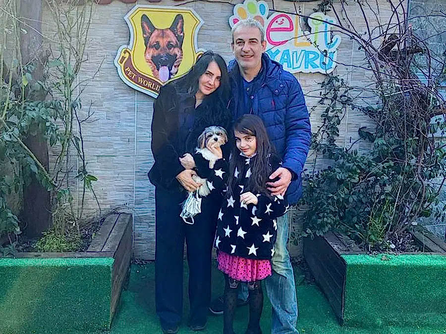 Kalyoncu ailesi Morkie yavruları Mary'e kavuştu