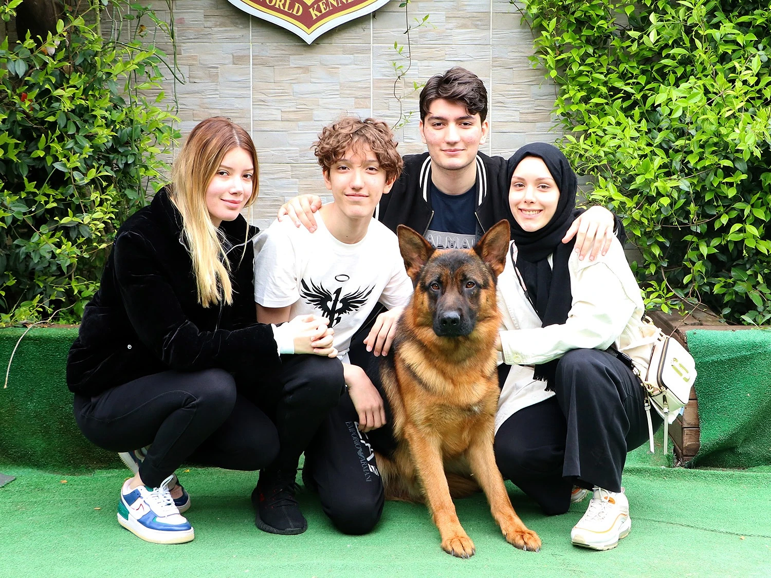 KurtulSumqayıt ailesi Alman Çoban Köpeği dostlarına kavuştular