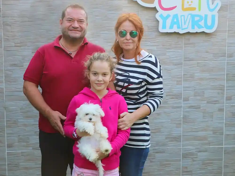 Uludağ İçecek markasının Ceosu Mete Öz ve Ailesi, Maltese Terrier yavrularına kavuştu