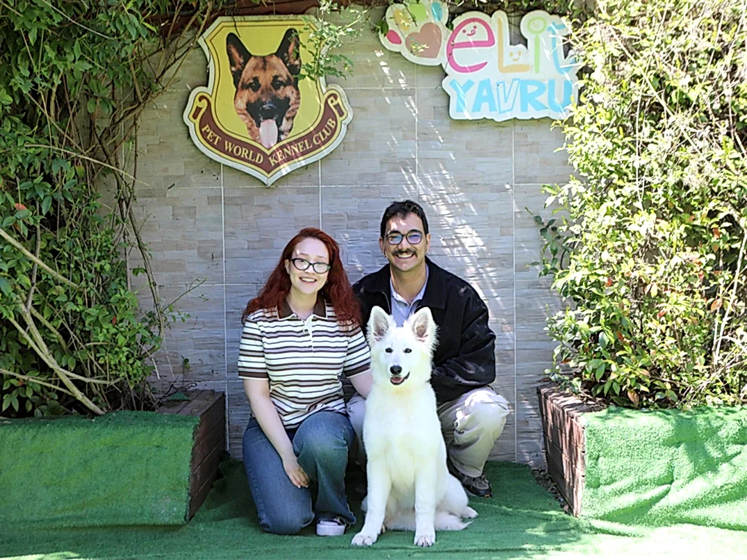 Gürcistan'dan Rabia Türkeş Ailesi, Elit Yavru Çiftliğinden Beyaz Alman Çoban Köpeğine Kavuştu